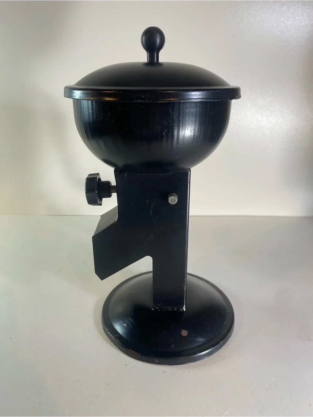 Uzman Hazelnut Hand Crank Black Metal  Nutcracker Adjustable Crush